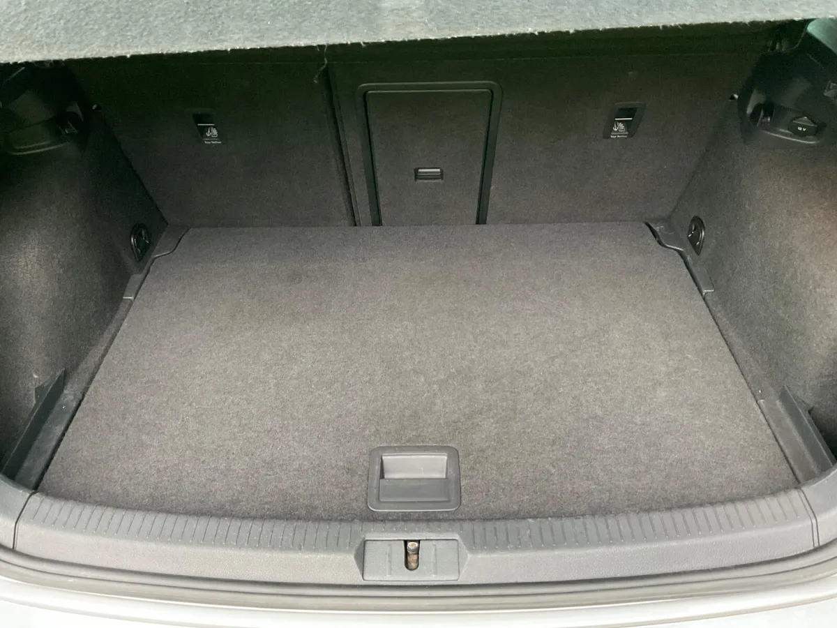 Volkswagen Golf Hatchback, Diesel, 2019, Silver