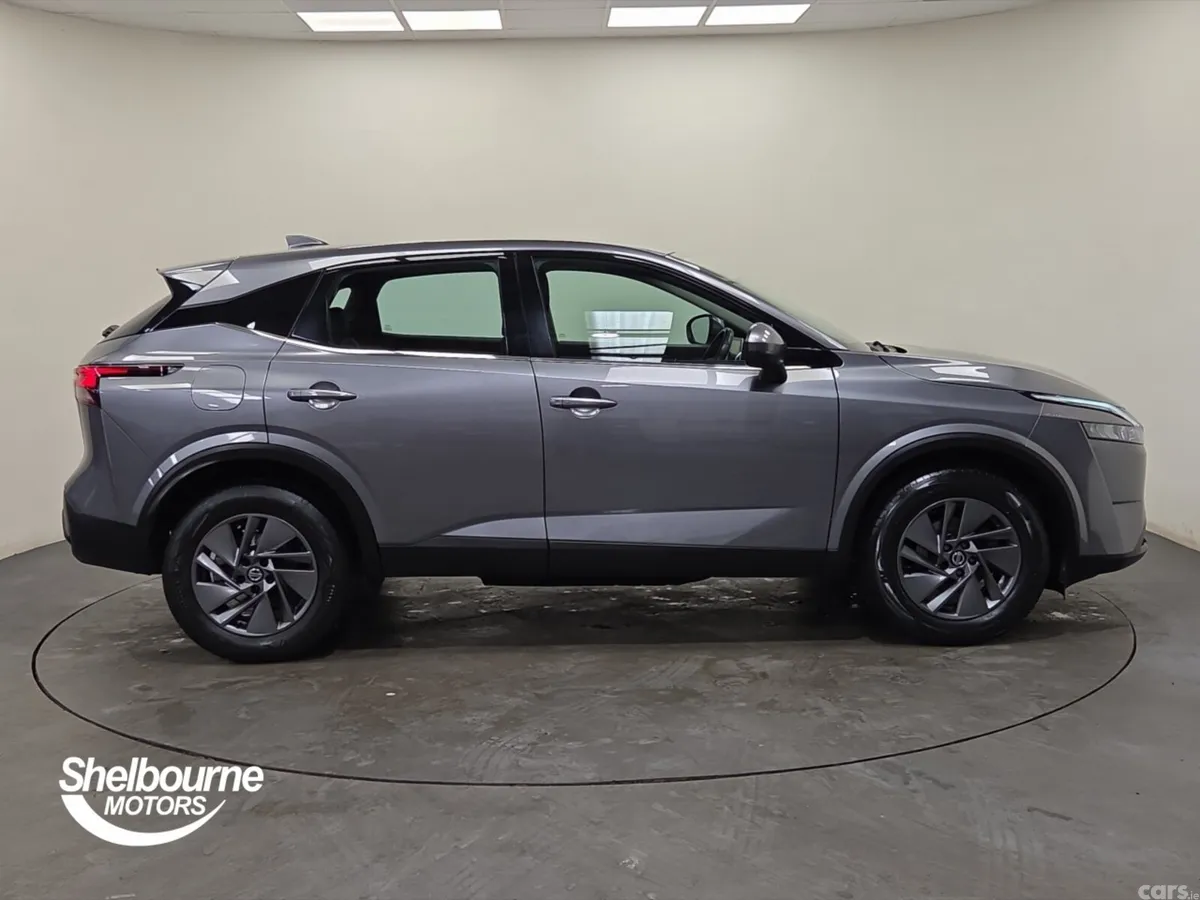 Nissan Qashqai Hatchback, Petrol, 2022, Grey