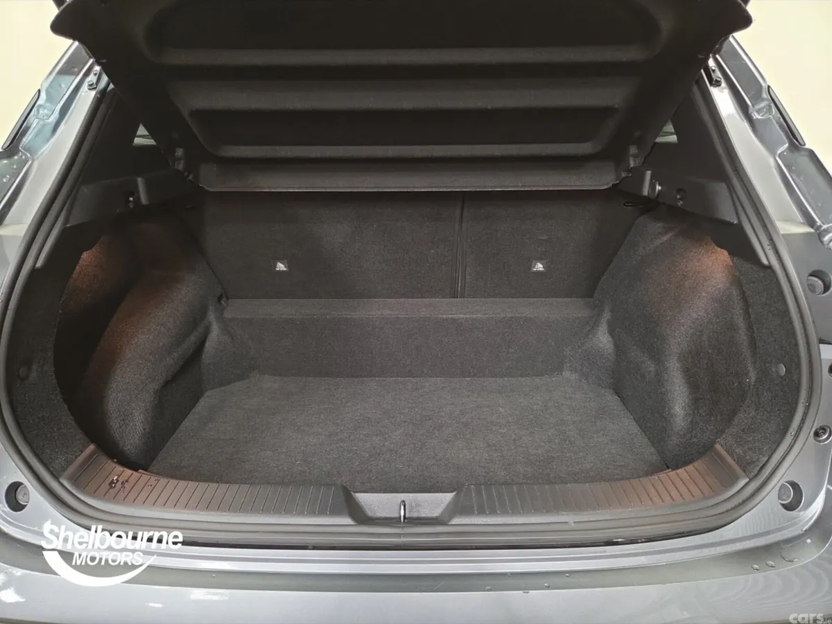 Nissan Qashqai Hatchback, Petrol, 2022, Grey