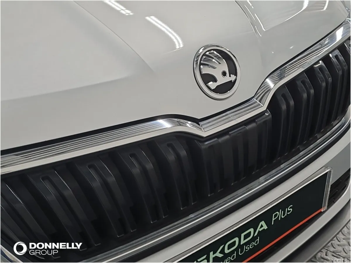 Skoda Kamiq Hatchback, Petrol, 2023, Silver