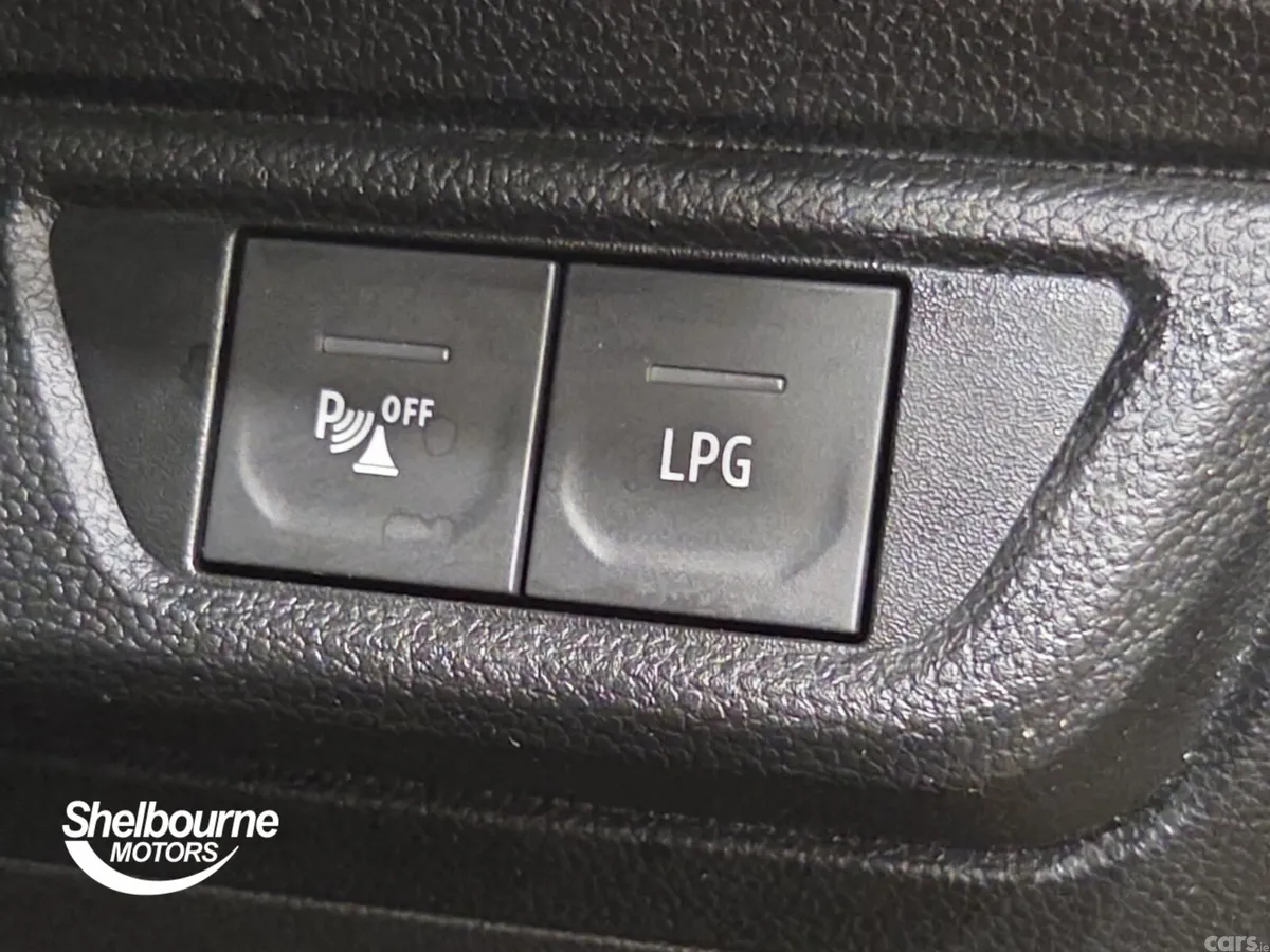 Dacia Sandero Stepway Hatchback, Petrol Gas, 2022, Orange