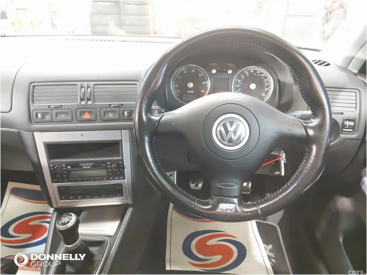 Volkswagen Golf Hatchback, Petrol, 2004, Black