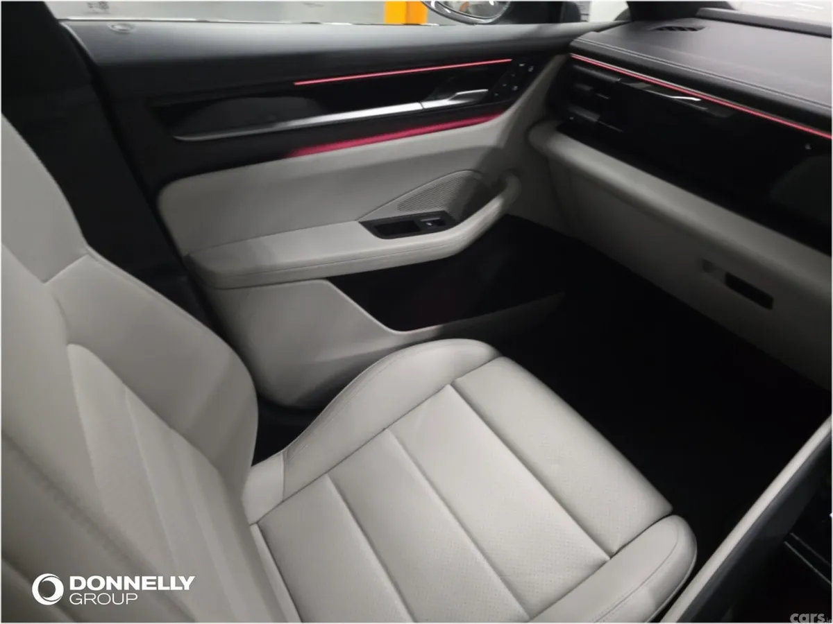 Porsche Macan , Electric, 2025, Purple