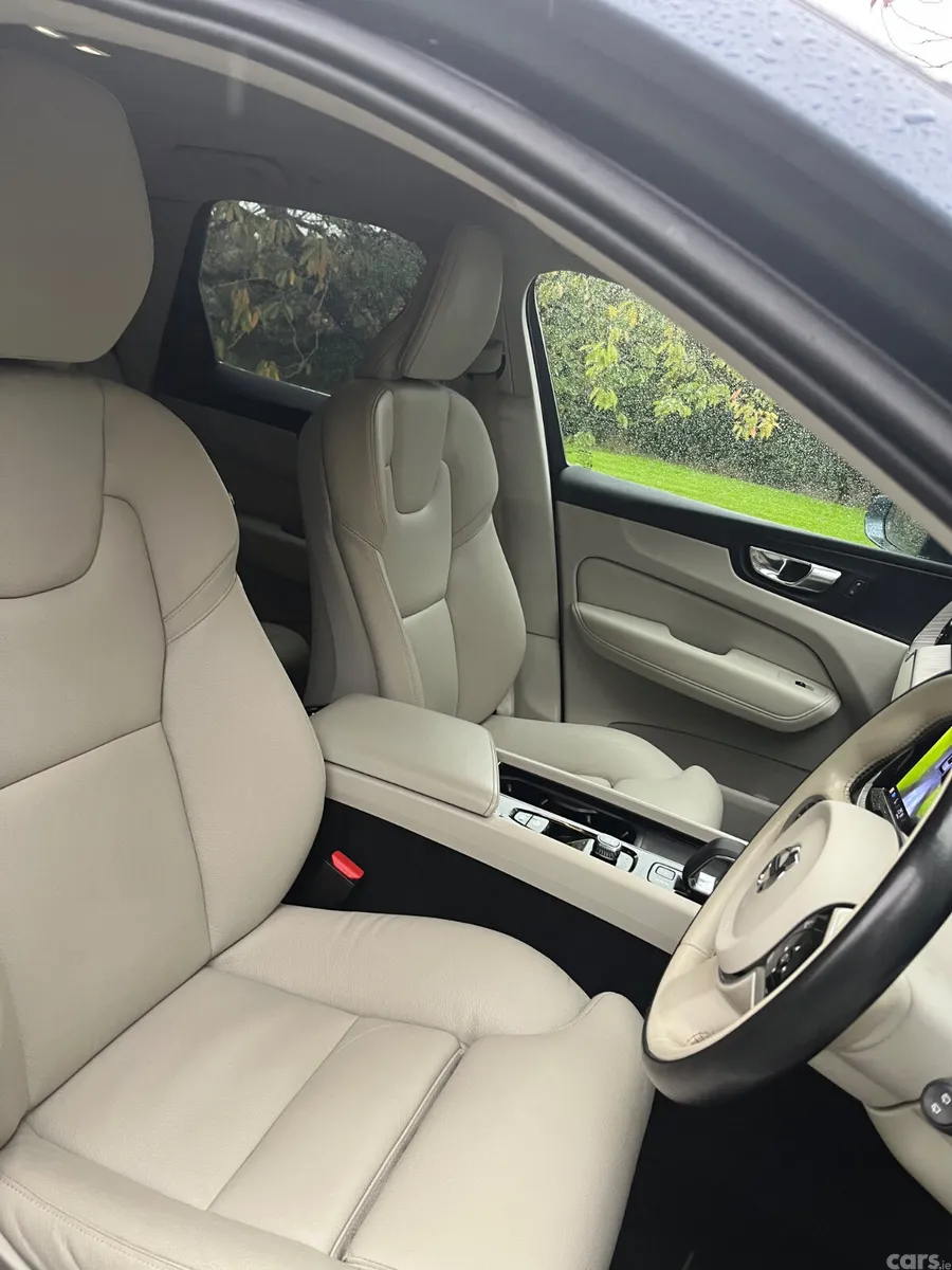 Volvo XC60 SUV, Diesel, 2022, Blue