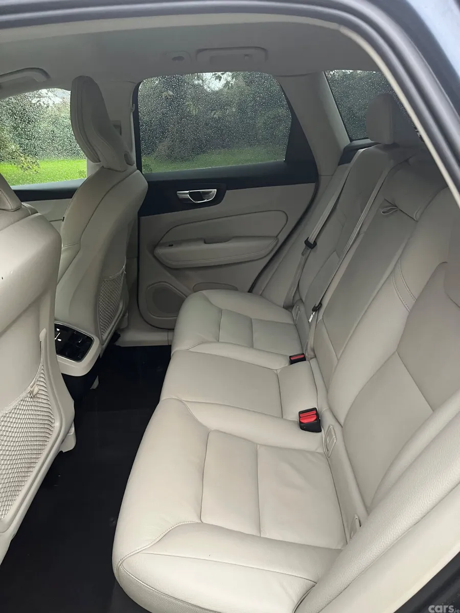 Volvo XC60 SUV, Diesel, 2022, Blue