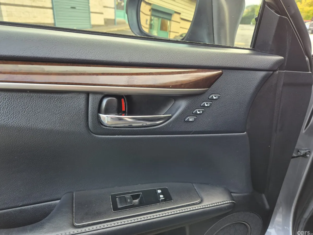 Lexus ES Saloon, Petrol Hybrid, 2015, Grey