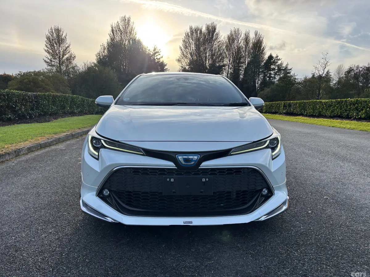 Toyota Corolla Hatchback, Petrol Hybrid, 2018, White