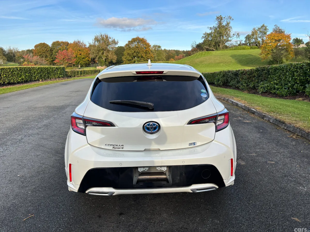 Toyota Corolla Hatchback, Petrol Hybrid, 2018, White
