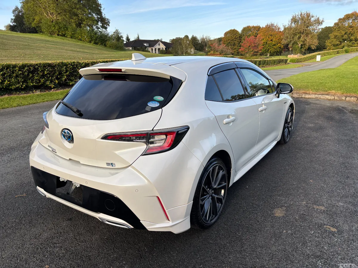 Toyota Corolla Hatchback, Petrol Hybrid, 2018, White