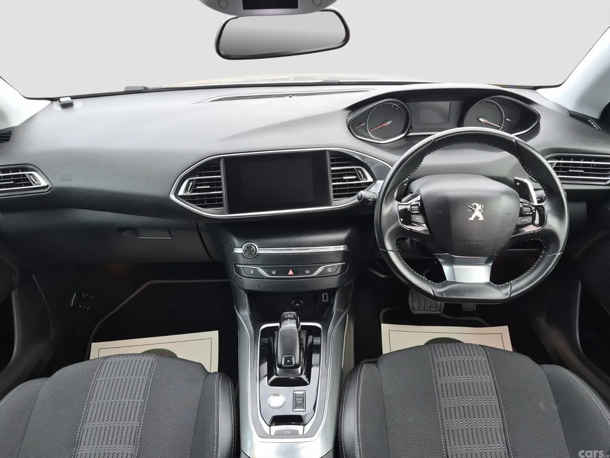 Peugeot 308 Hatchback, Diesel, 2019, Grey