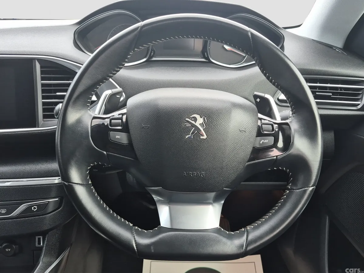 Peugeot 308 Hatchback, Diesel, 2019, Grey
