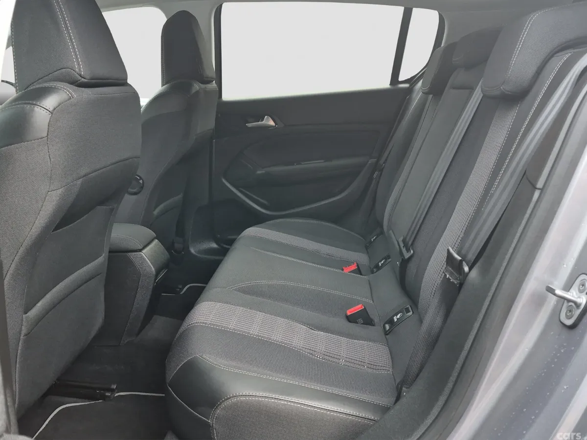 Peugeot 308 Hatchback, Diesel, 2019, Grey