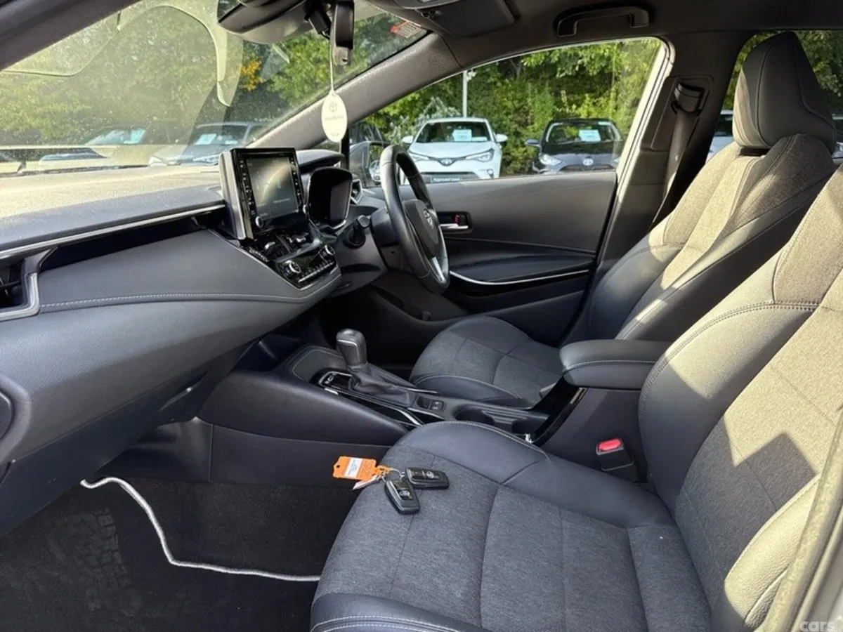 Toyota Corolla Hatchback, Petrol Hybrid, 2022, Silver