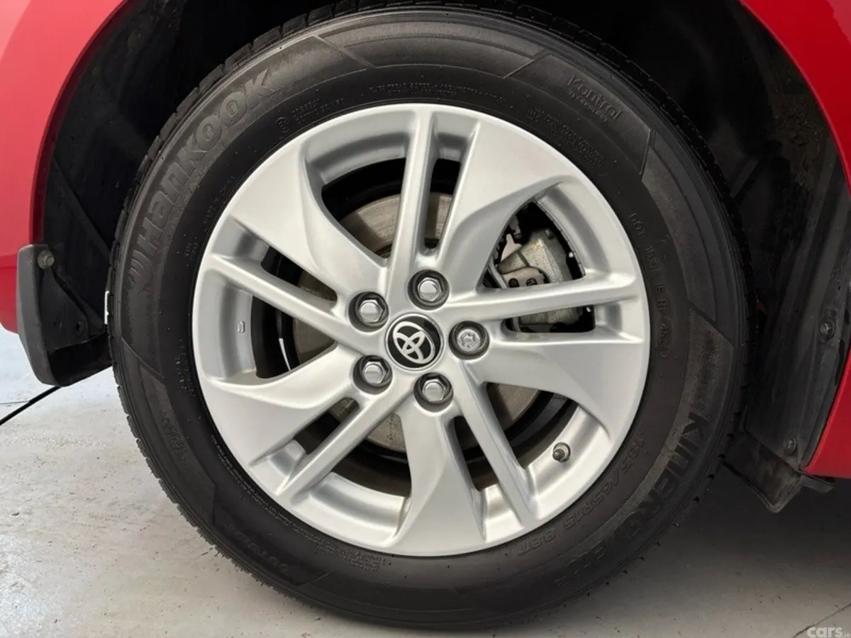 Toyota Yaris Hatchback, Petrol Hybrid, 2022, Red