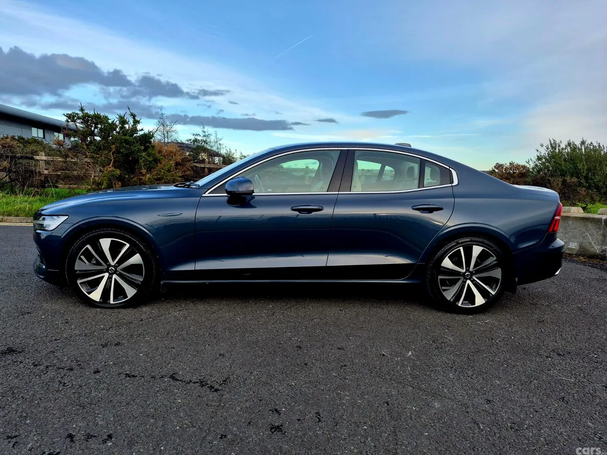 Volvo S60 Saloon, Petrol, 2020, Blue