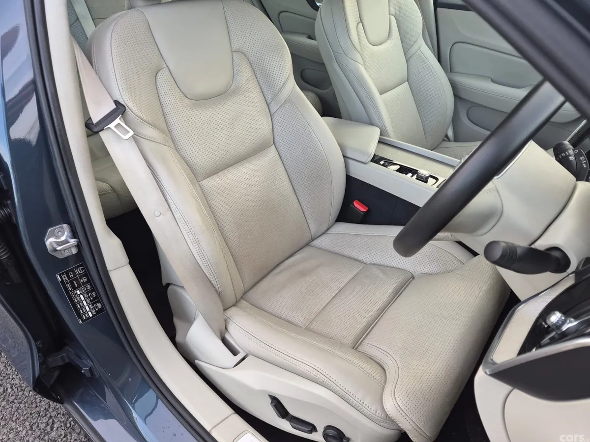 Volvo S60 Saloon, Petrol, 2020, Blue