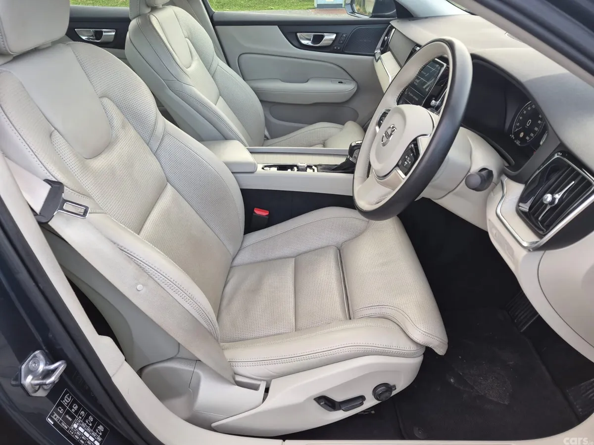 Volvo S60 Saloon, Petrol, 2020, Blue