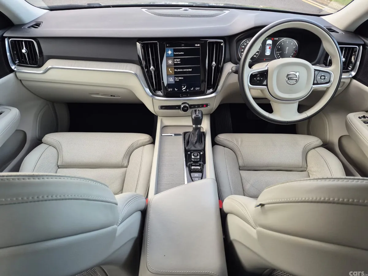 Volvo S60 Saloon, Petrol, 2020, Blue