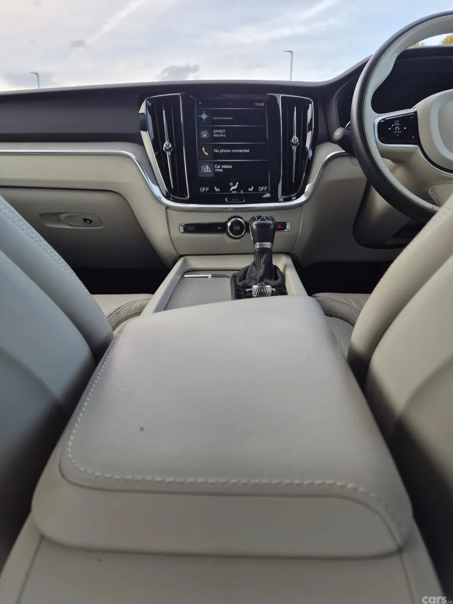 Volvo S60 Saloon, Petrol, 2020, Blue