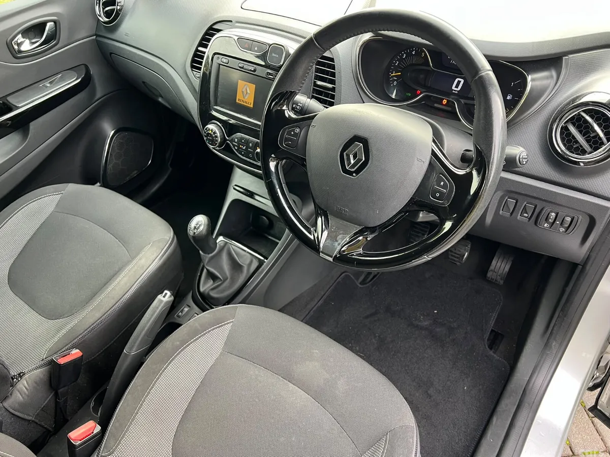 Renault Captur Hatchback, Diesel, 2014, Silver