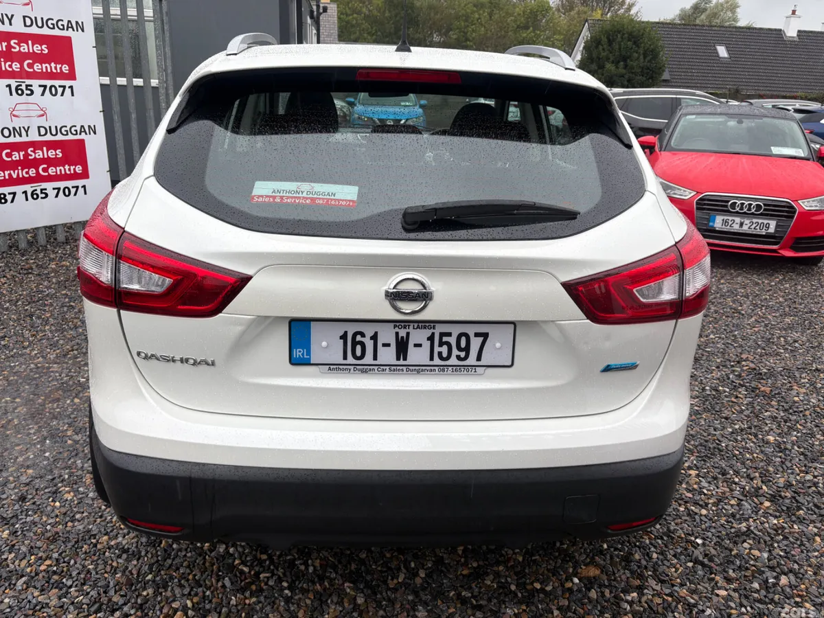 Nissan Qashqai Hatchback, Diesel, 2016, White