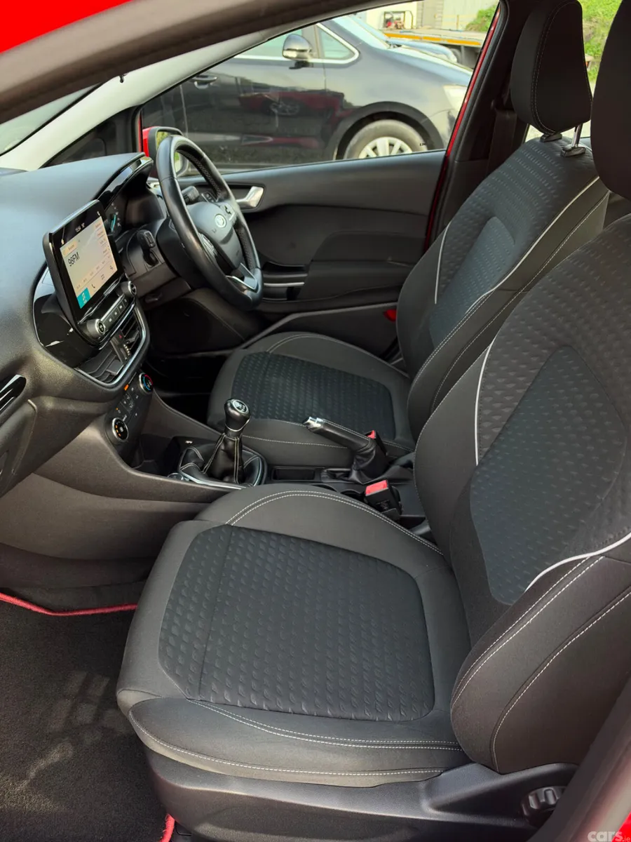 Ford Fiesta Hatchback, Petrol, 2018, Red