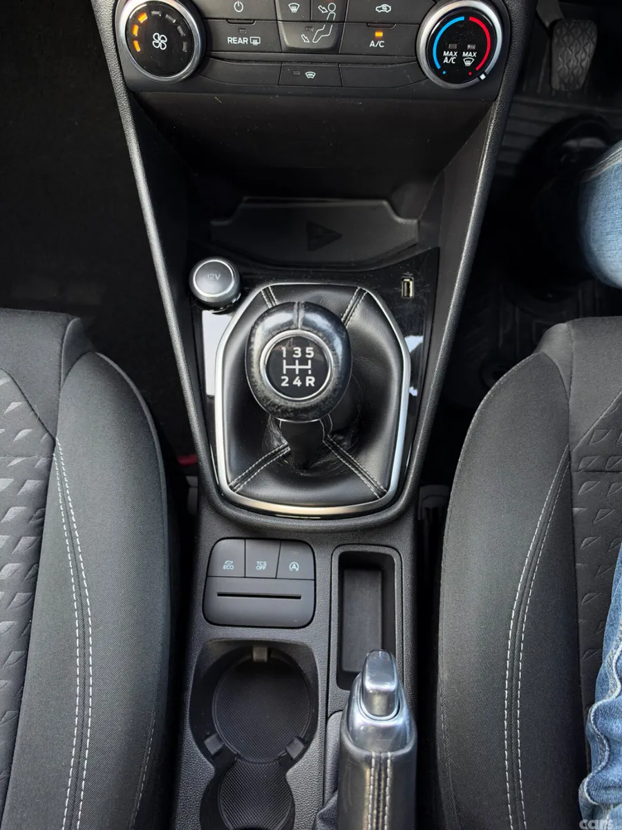 Ford Fiesta Hatchback, Petrol, 2018, Red