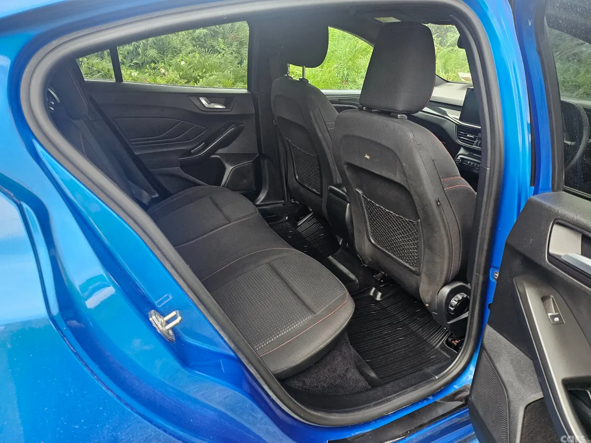 Ford Focus Hatchback, Petrol, 2023, Blue