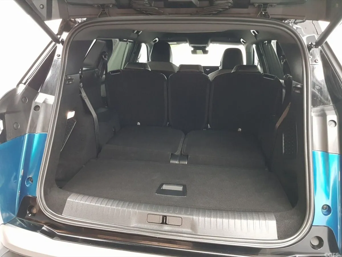 Peugeot 5008 SUV, Electric, 2025, Blue