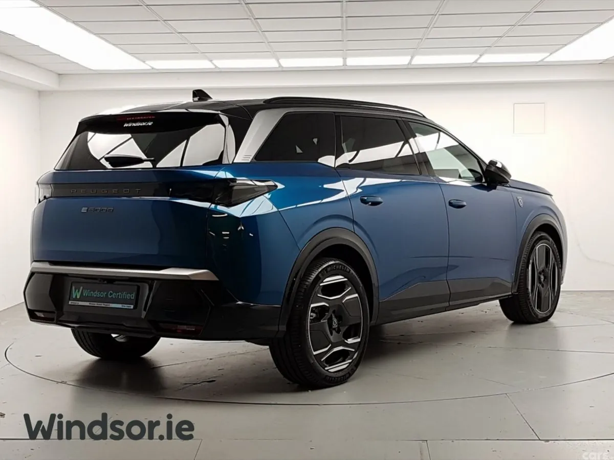 Peugeot 5008 SUV, Electric, 2025, Blue