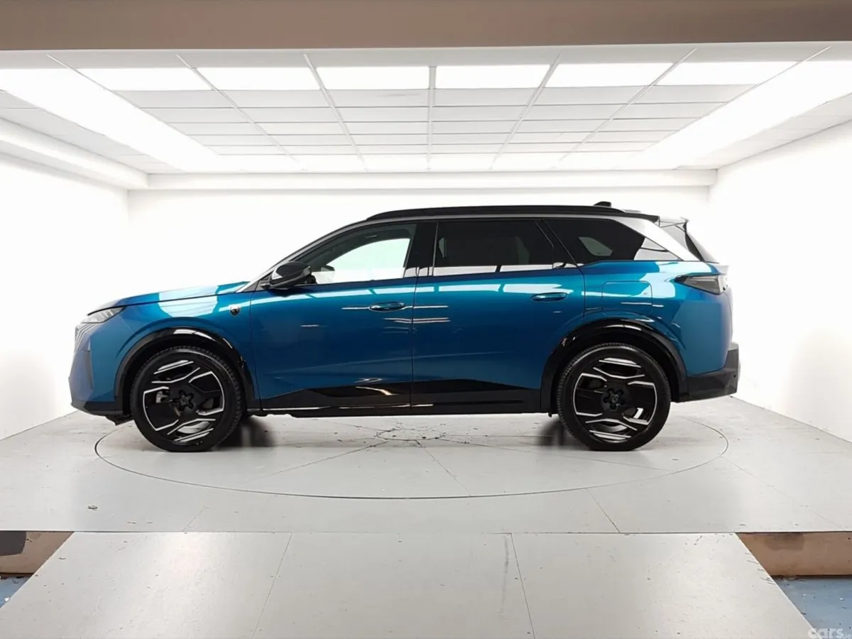 Peugeot 5008 SUV, Electric, 2025, Blue
