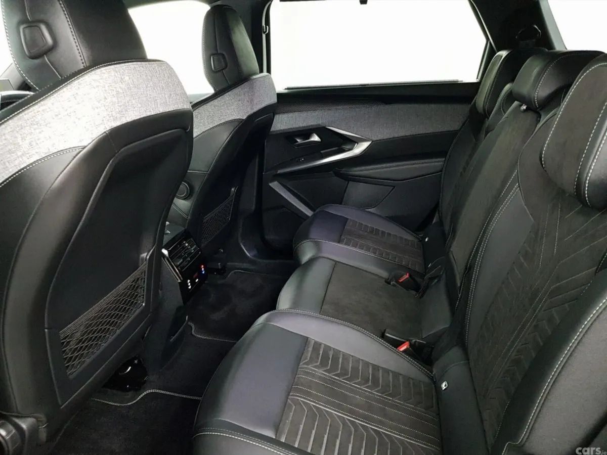 Peugeot 5008 SUV, Electric, 2025, Blue