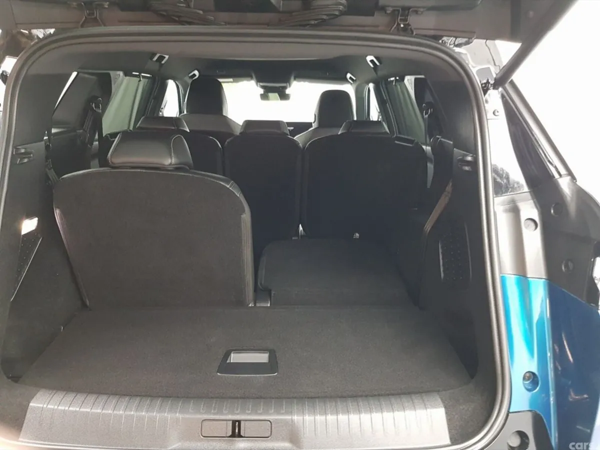 Peugeot 5008 SUV, Electric, 2025, Blue