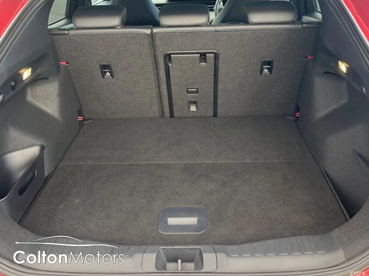 Ford Capri MPV, Electric, 2025, Red