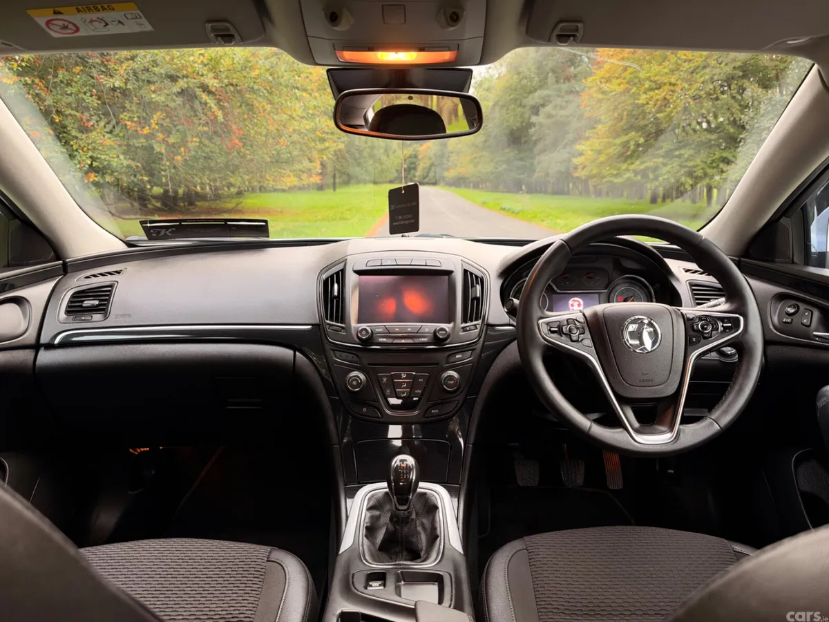 Vauxhall Insignia Hatchback, Diesel, 2016, White