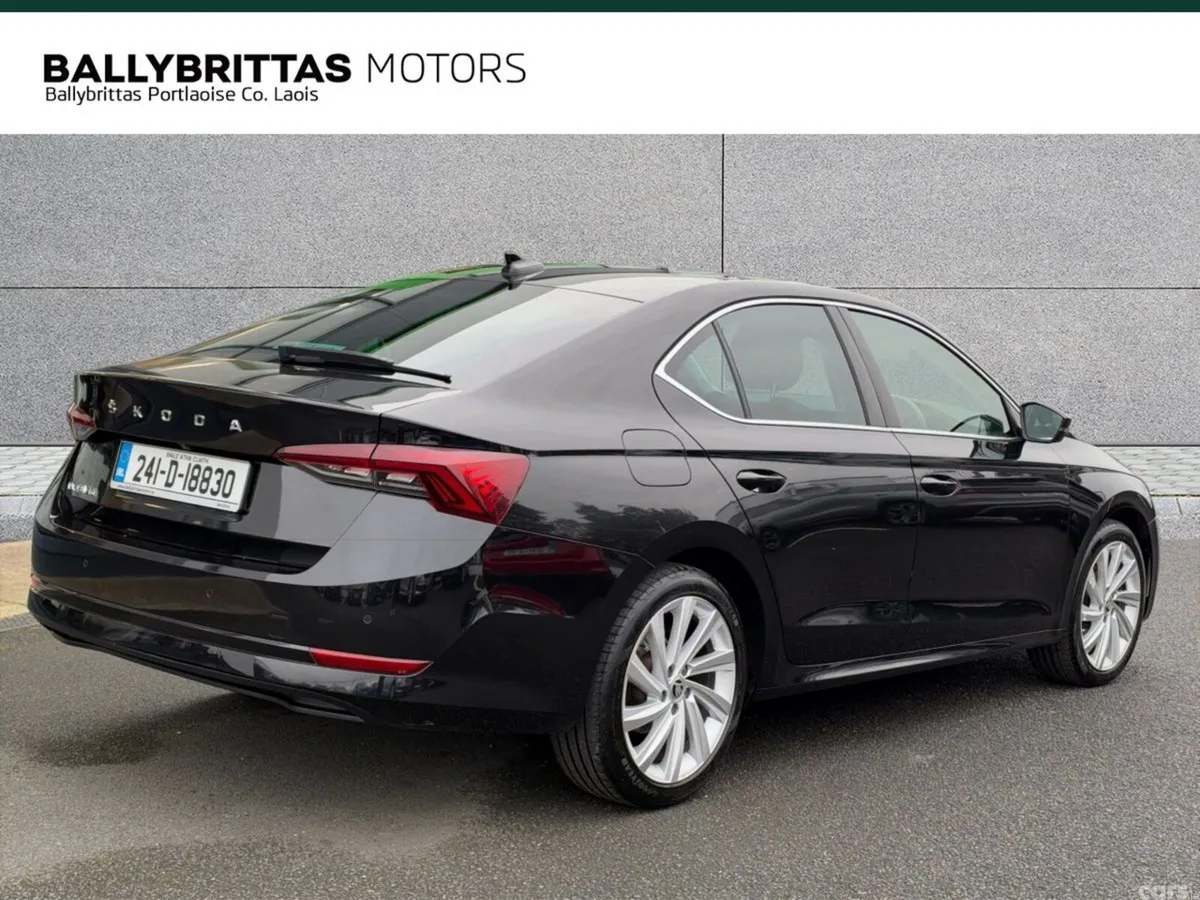 Skoda Octavia Saloon, Diesel, 2024, Black