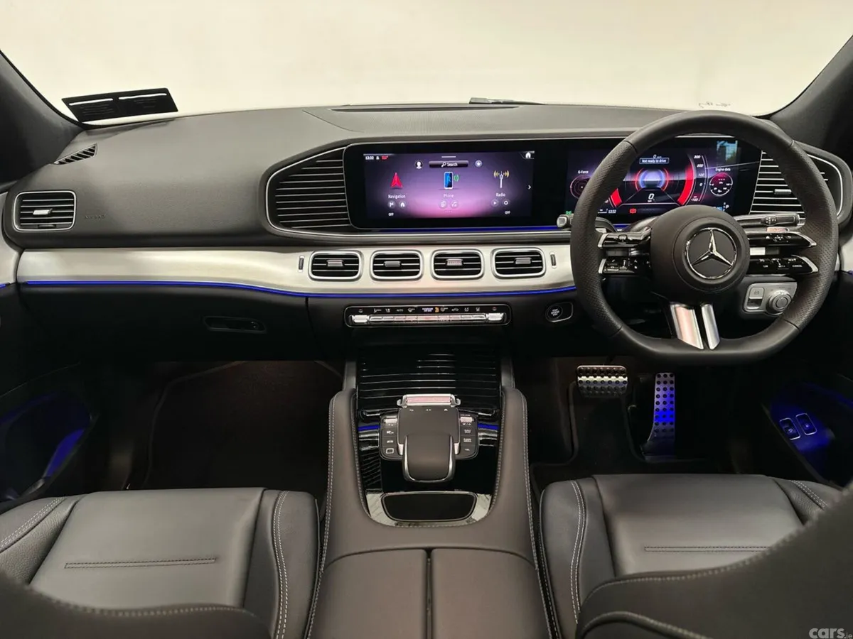 Mercedes-Benz GLE SUV, Petrol Plug-in Hybrid, 2026, Blue