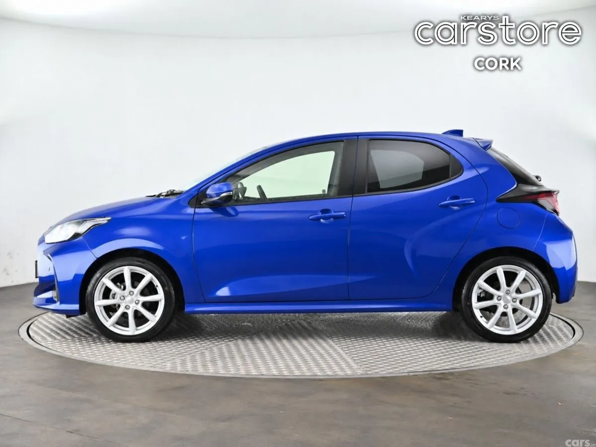 Toyota Yaris Hatchback, Petrol Hybrid, 2022, Blue