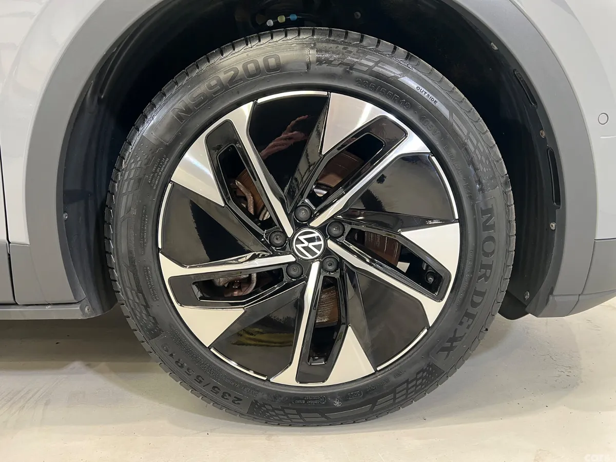 Volkswagen ID.4 SUV, Electric, 2024, Grey