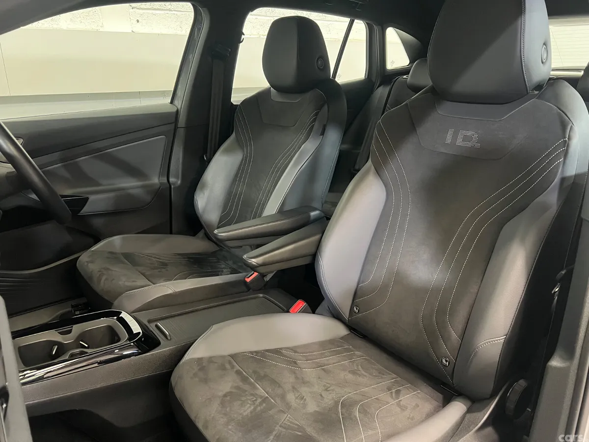 Volkswagen ID.4 SUV, Electric, 2024, Grey
