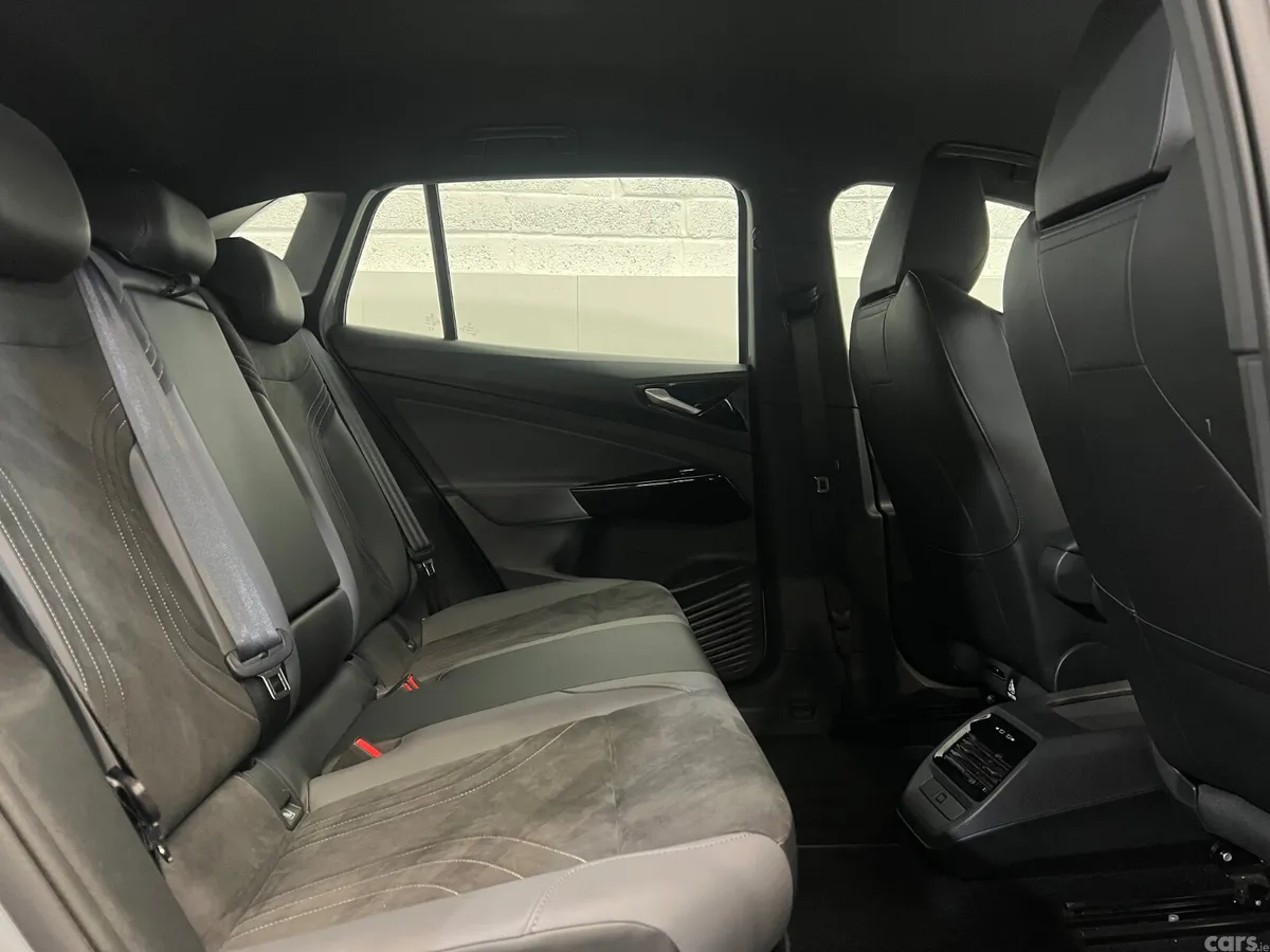 Volkswagen ID.4 SUV, Electric, 2024, Grey