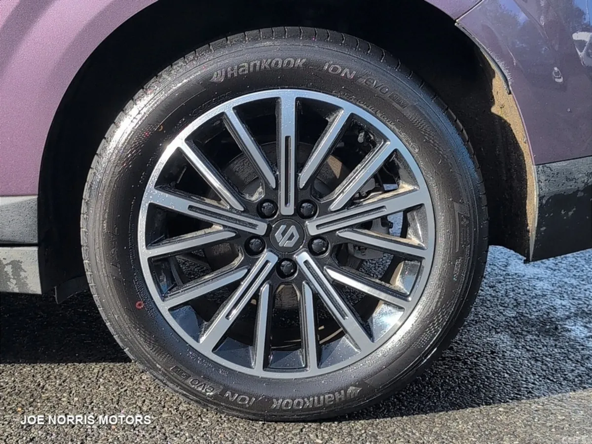 Leapmotor B10 Hatchback, Petrol, 2026, Purple
