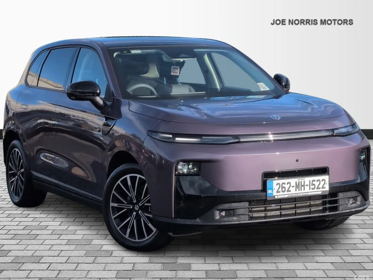 Leapmotor B10 Hatchback, Petrol, 2026, Purple