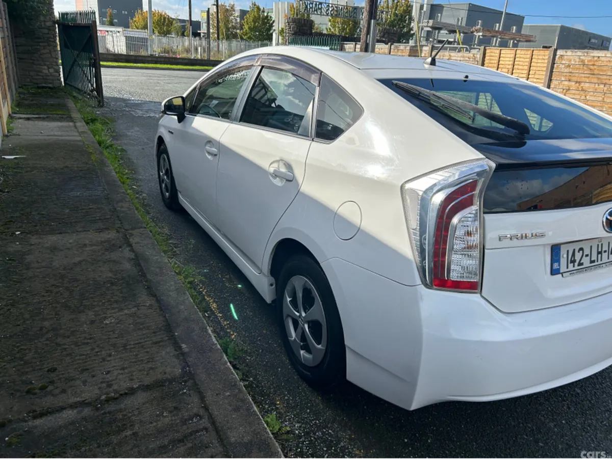 Toyota Prius Hatchback, Petrol Hybrid, 2014, White