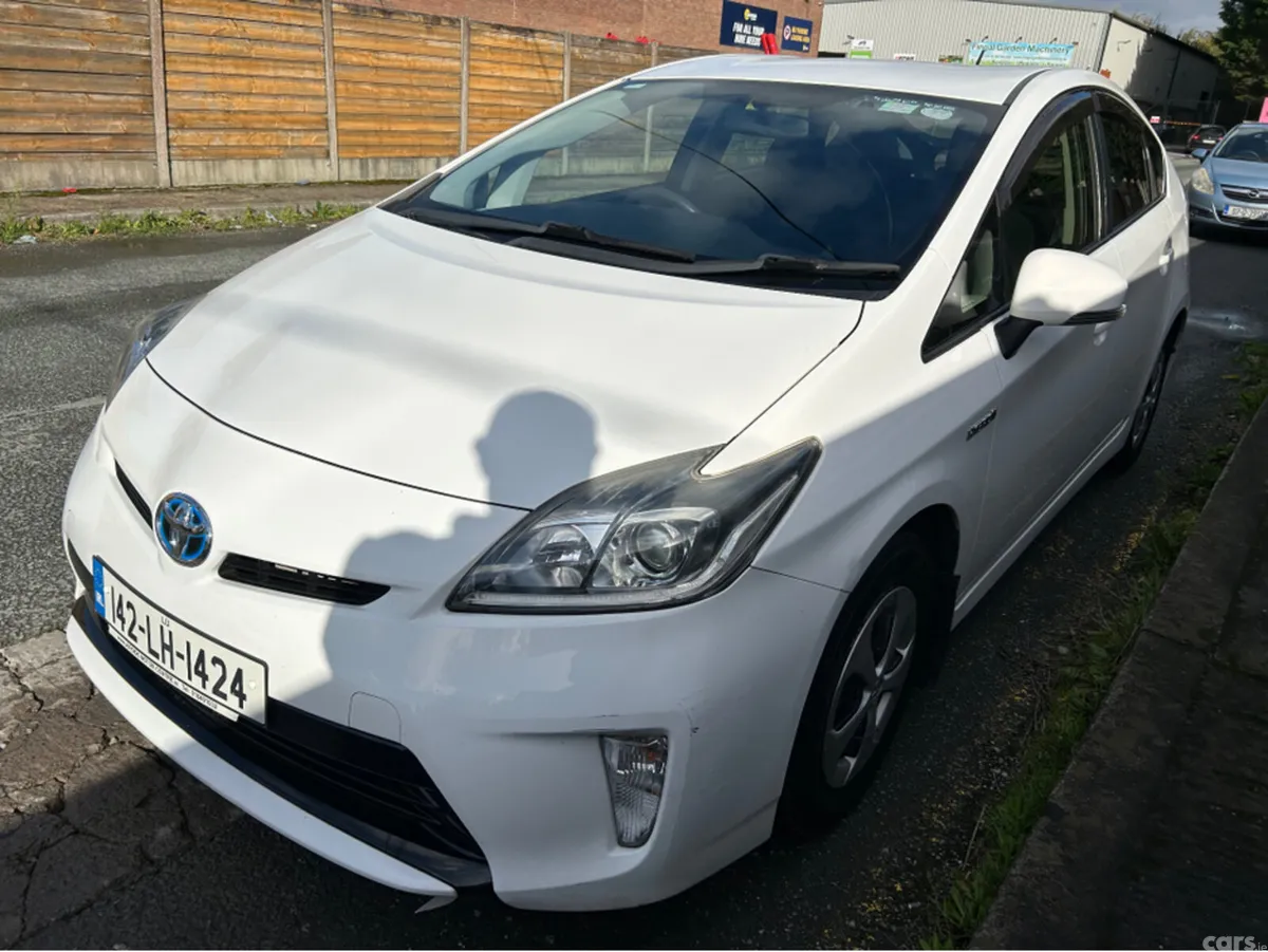 Toyota Prius Hatchback, Petrol Hybrid, 2014, White