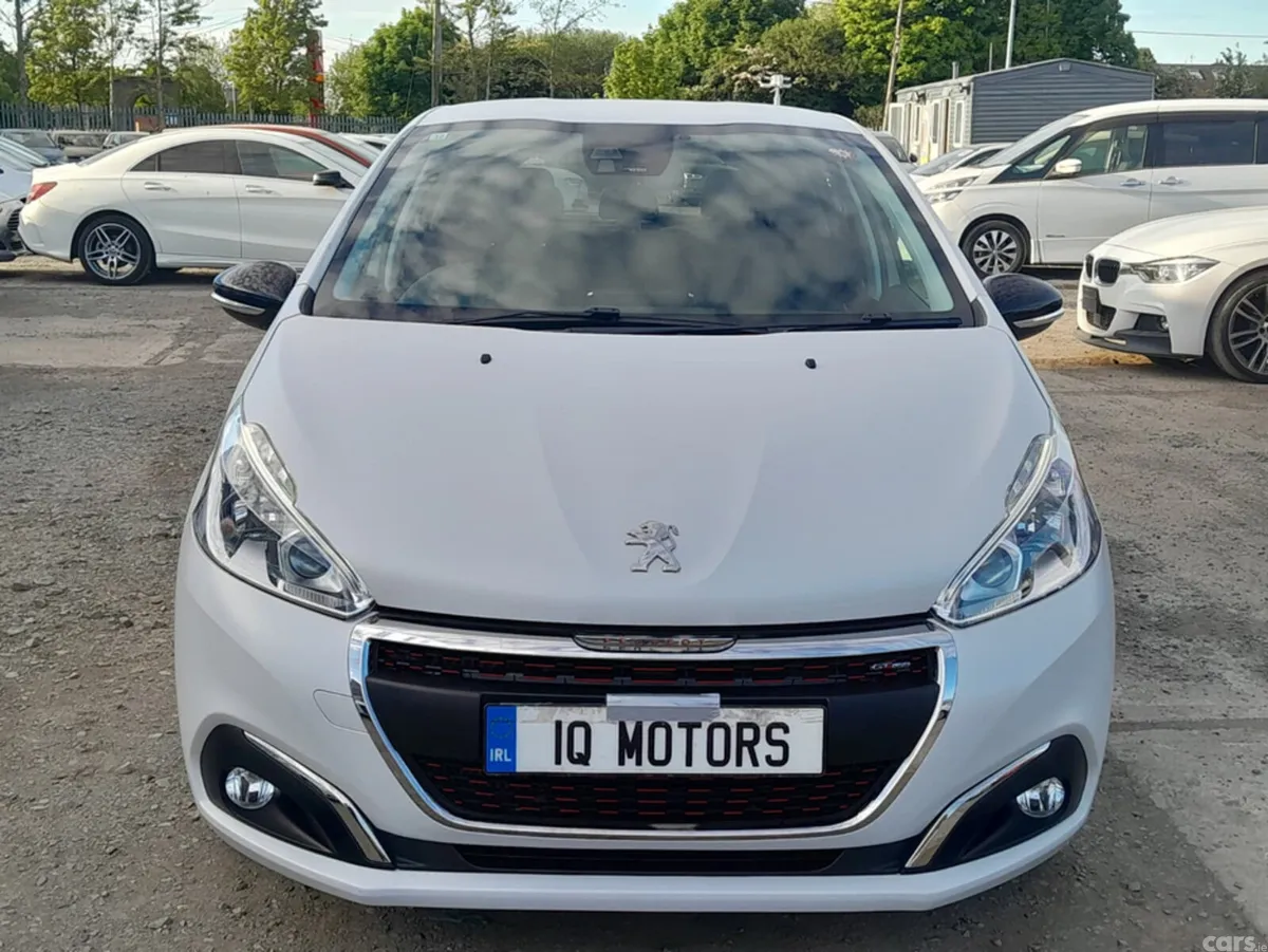Peugeot 208 Hatchback, Petrol, 2017, White