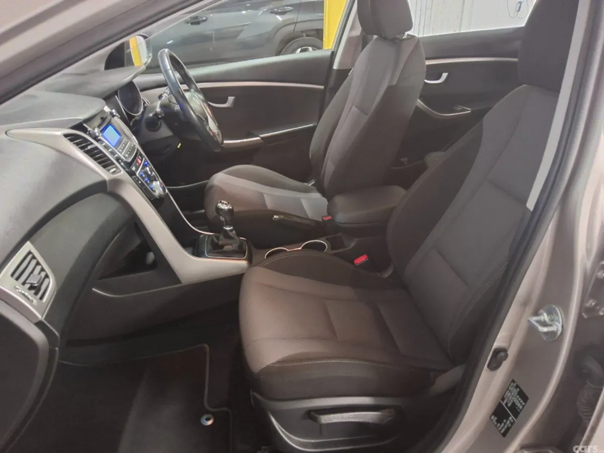 Hyundai i30 Hatchback, Petrol, 2016, Silver
