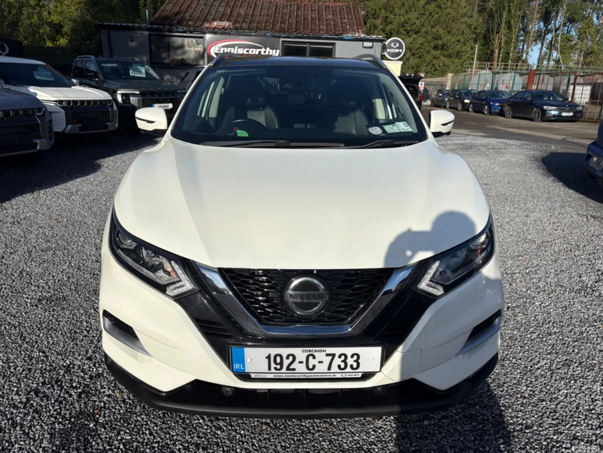 Nissan Qashqai MPV, Petrol, 2019, White
