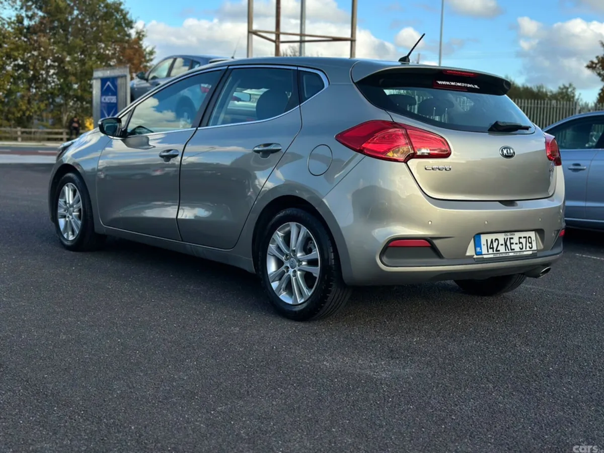 Kia Ceed Hatchback, Diesel, 2014, Silver