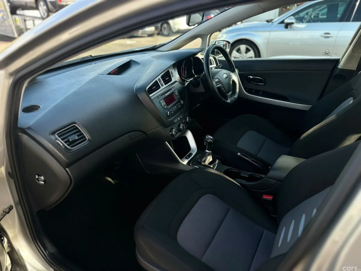 Kia Ceed Hatchback, Diesel, 2014, Silver